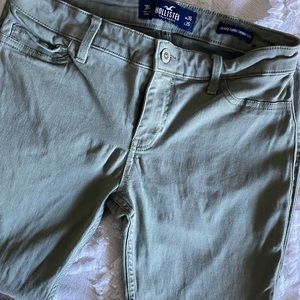 ***LOWEST PRICE*** Hollister Low Rise Super Skinny Crop Olive Green
